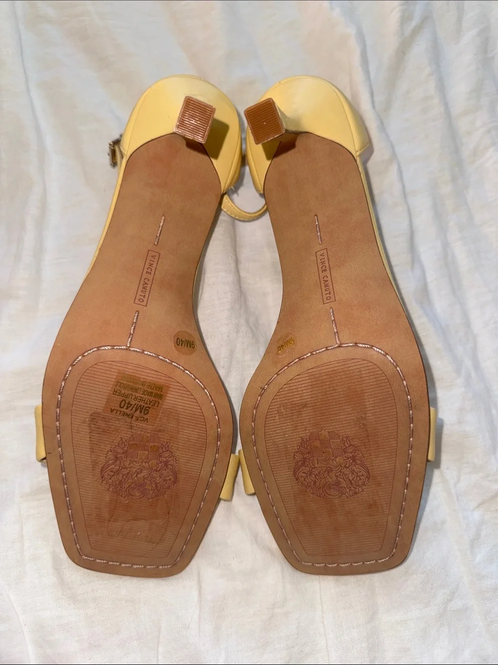 NWOT Vince Camuto Pale Yellow Open Toe Strap Kitten Heels Size 9